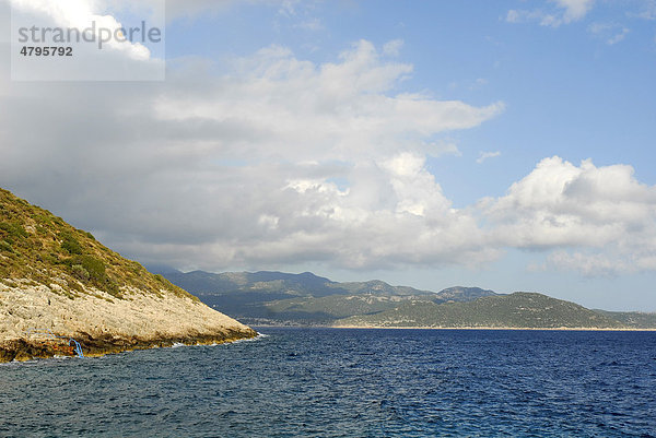 Felsige Küste der Halbinsel Cukurbag  Kas  lykische Küste  Provinz Antalya  Mittelmeer  Türkei  Eurasien