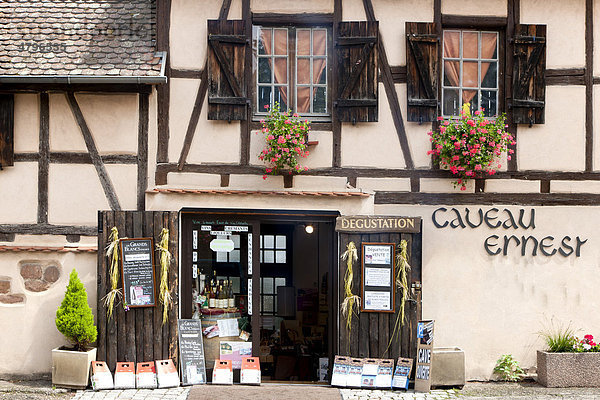 Weingut-Laden  Fassade  Elsass  Frankreich  Europa