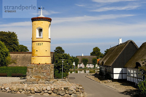 Der berühmte gelbe Kirchturm von 1857  Nordby  Samsö  Dänemark  Europa