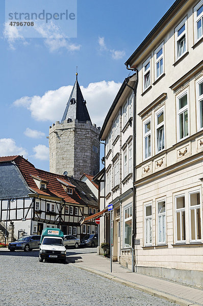 Straße zum Rabenturm mit Befestigungsanlagen  historische Wehranlage  Stadt Mühlhausen  Unstrut-Hainich-Kreis  Thüringen  Deutschland  Europa