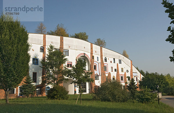 Ziegelhaus im Rogner Bad Blumau-Hotelkomplex  von Architekt Friedensreich Hundertwasser gestaltet  Kurstadt Bad Blumau  Steiermark  Österreich  Europa