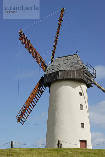 5-Flügel Windmühle mit beweglichem Rotorturm bei Skerries  County Dublin  Republik Irland  Europa