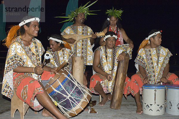 Musiker  Kia Ora Resort  Rangiroa  Tuamotu-Archipel  Französisch-Polynesien  Süd-Pazifik
