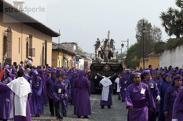 Prozession der Karwoche  Antigua  Guatemala  Zentralamerika