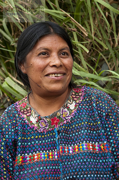 Frau  Porträt  San Lucas Toliman  Lago de Atitlan  Guatemala  Zentralamerika