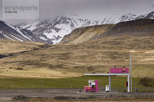 Tankstelle  Grundarfjordur  Snaefellsnes Halbinsel  Island  Europa