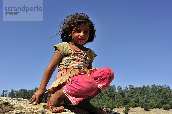 Kleines Mädchen  8 Jahre  Mittlerer Atlas  Marokko  Afrika