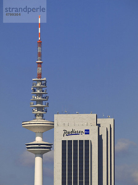 Fernsehturm und Radisson Blu Hotel in Hamburg  Hansestadt Hamburg  Deutschland  Europa