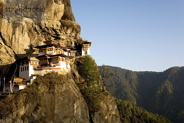Taktsang Kloster  3120m  auch Tiger's Nest genannt  Paro  Bhutan  Königreich Bhutan  Südasien