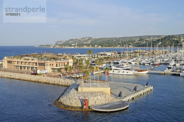 Schiffe  Yachthafen  Hafen  Küste  Denia  Costa Blanca  Provinz Alicante  Spanien  Europa