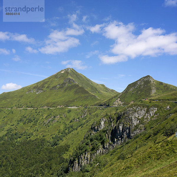 Blick vom Puy Mary  DÈpartement Cantal  Region Auvergne  Frankreich  Europa
