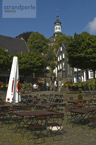 Straßencafe in Gräfrath  Nordrhein-Westfalen  Deutschland  Europa