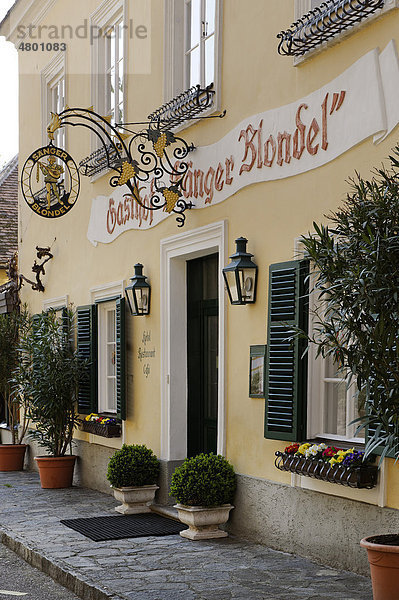 Gasthof Sänger Blondel  als Richard Löwenherz 1192-93 hier gefangen war wurde er von Spielmann Blondel wiedergefunden  Legende  Dürnstein an der Donau  Wachau  Niederösterreich  Österreich  Europa