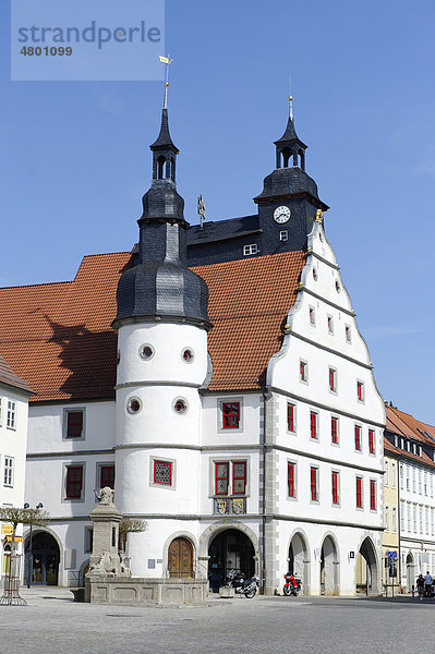 Marktplatz mit Rathaus  Hildburghausen  Thüringen  Deutschland  Europa