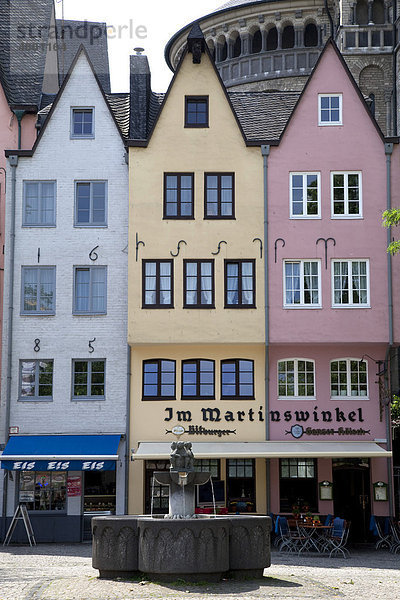 Häuserreihe  Altstadt  Köln  Nordrhein-Westfalen  Deutschland  Europa