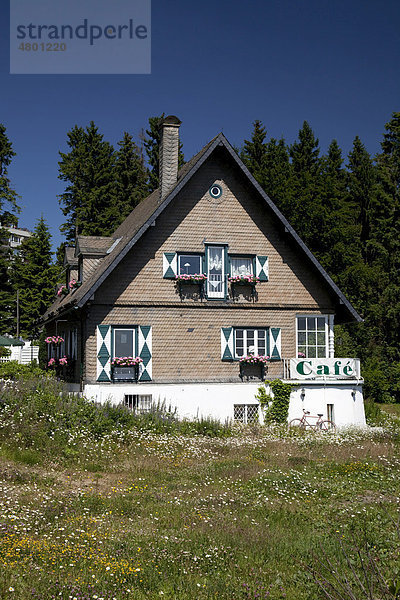 CafÈ Schneekappe am Berg Kappe  Winterberg  Sauerland  Nordrhein-Westfalen  Deutschland  Europa