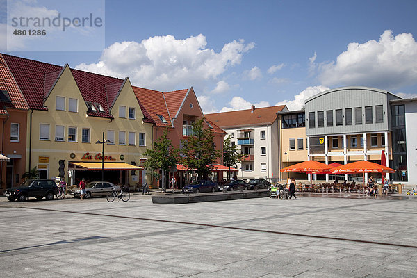Marktplatz mit Rathaus  Lübben  Spreewald  Brandenburg  Deutschland  Europa