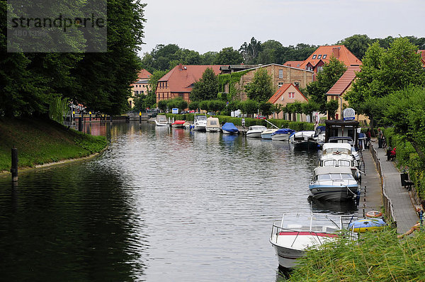 Boote auf der Elde  Plau am See  Mecklenburg-Vorpommern  Deutschland  Europa