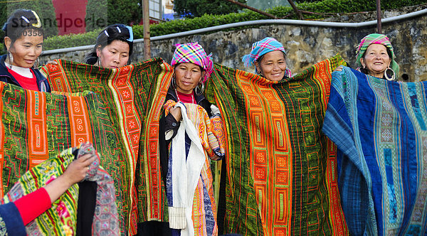 Frauen am Markt von Sapa oder Sa Pa  Nordvietnam  Vietnam  Asien