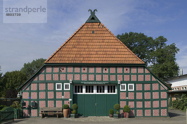Amtsschreibershof von 1793  restaurierter Fachwerkbau  Kreis Rothenburg Wümme  Niedersachsen  Deutschland  Europa