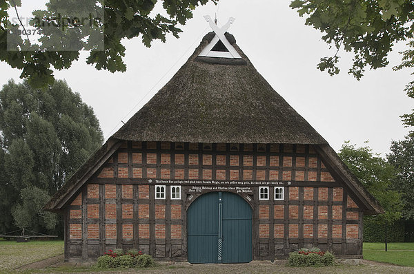 Heimathaus Sottrum  restauriertes Hallenhaus  Kreis Rothenburg Wümme  Niedersachsen  Deutschland  Europa