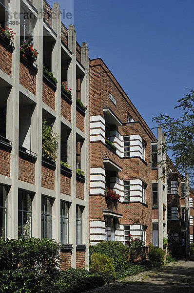 Siedlung Schillerpark  Siedlungen der Berliner Moderne  Weltkulturerbe der UNESCO  erbaut 1924-1930 von Bruno Taut und Franz Hoffmann  Bristolstrasse 1 - 17  Berlin Wedding  Berlin  Deutschland  Europa