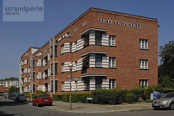 Siedlung Schillerpark  Siedlungen der Berliner Moderne  Weltkulturerbe der UNESCO  erbaut 1924-1930 von Bruno Taut und Franz Hoffmann  Bristolstrasse 1 - 3  Berlin Wedding  Berlin  Deutschland  Europa