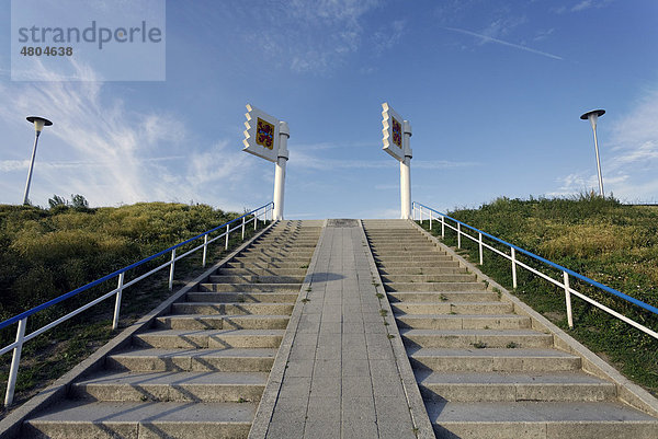 Breite Treppe  Dünenübergang zum Strand  Ferienort Zoutelande  Walcheren  Provinz Zeeland  Niederlande  Benelux  Europa