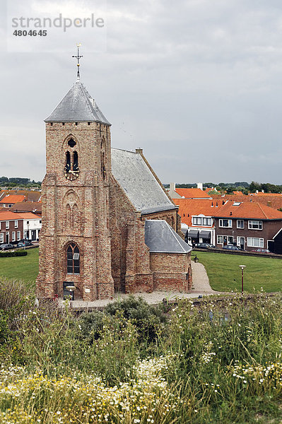 Alte Dorfkirche  Ferienort Zoutelande  Walcheren  Provinz Zeeland  Niederlande  Benelux  Europa