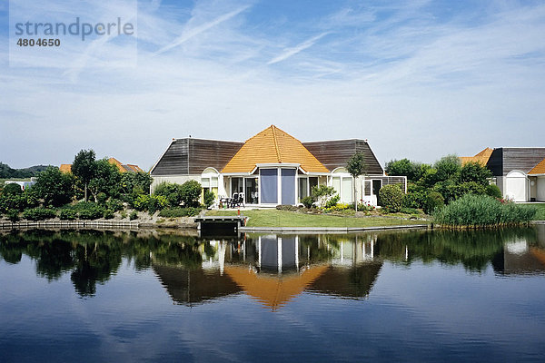 Modernes Ferienhaus im Bungalowpark Kustlicht  Zoutelande  Walchern  Provinz  Zeeland  Niederlande  Benelux  Europa Ferienhaus