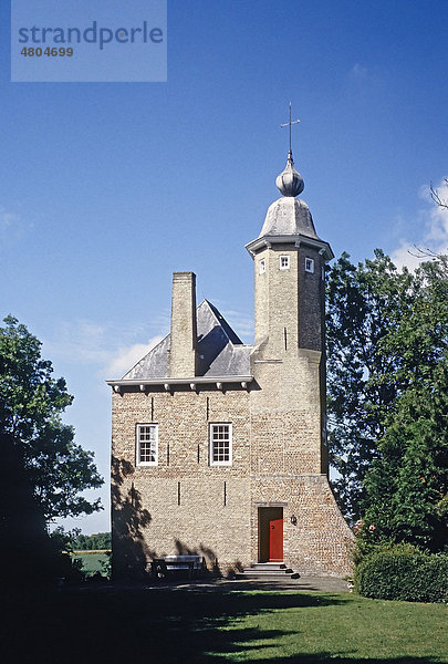 Historisches Gebäude mit Türmchen  ehemalige Ferienresidenz der Bischöfe von Middelburg  Grijpskerke  Provinz Zeeland  Niederlande  Benelux  Europa