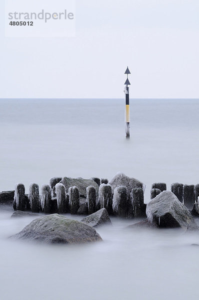 Winter an der Ostsee  Nationalpark Jasmund  Rügen  Mecklenburg-Vorpommern  Deutschland  Europa