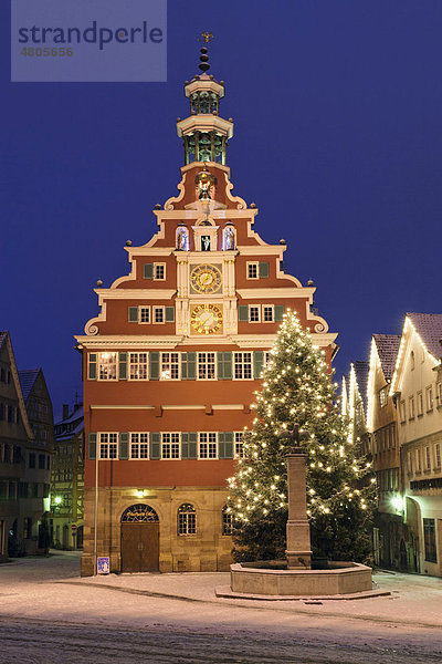 Altes Rathaus zur Weihnachtszeit  Esslingen am Neckar  Baden-Württemberg  Deutschland  Europa