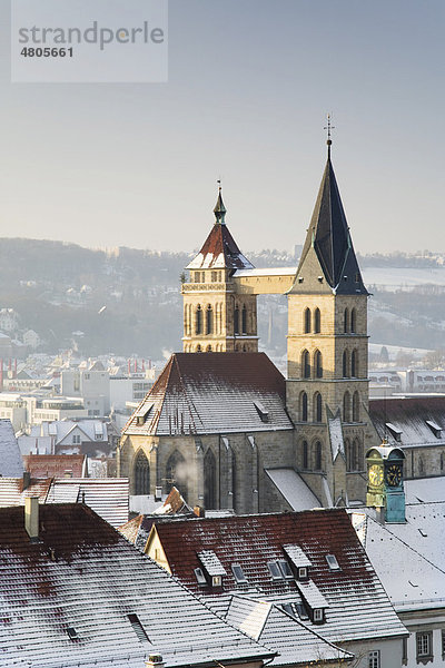 Die zwei Türme der Stadtkirche Sankt Dionys  Esslingen am Neckar  Baden-Württemberg  Deutschland  Europa