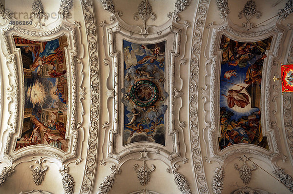Teil des dekorativen Deckengewölbes der Klosterkirche St. Benedikt  17. Jh.  italienischer Frühbarock  Benediktbeuren  Oberbayern  Bayern  Deutschland  Europa