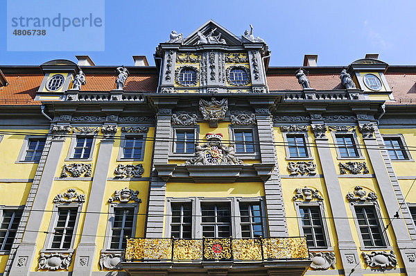 Stuckverzierte Barockfassade des Angermuseums  Erfurter Waage oder kurmainzischer Packhof  Am Anger  Erfurt  Thüringen  Deutschland  Europa