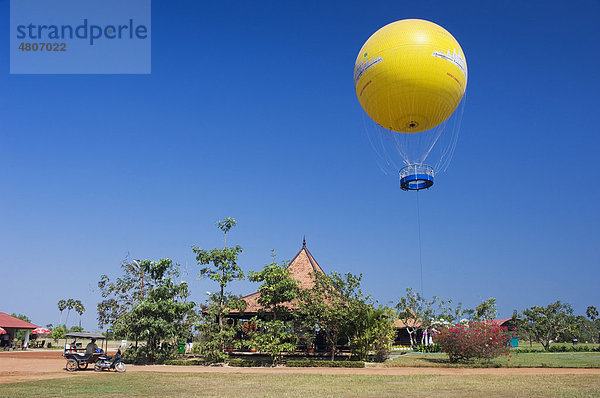 Mit dem Ballon über Angkor  Siem Reap  Kambodscha  Indochina  Südostasien