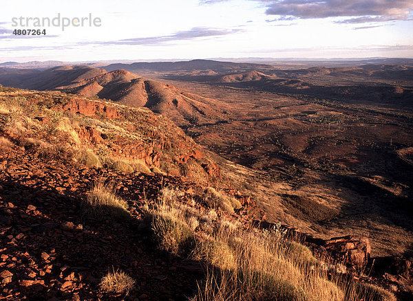 Karijini-Nationalpark in der Morgensonne  Pilbara  Bundestaat Western Australia  Australien