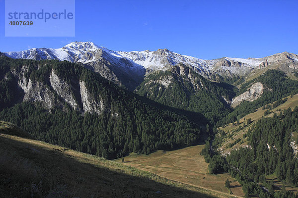 Berge südlich von Saint VÈran  höchstgelegene Gemeinde Europas  2040 Meter  Nationalpark Queyras  DÈpartement Hautes-Alpes  RÈgion Provence Alpes CÙte d'Azur  Frankreich  Alpen  Europa