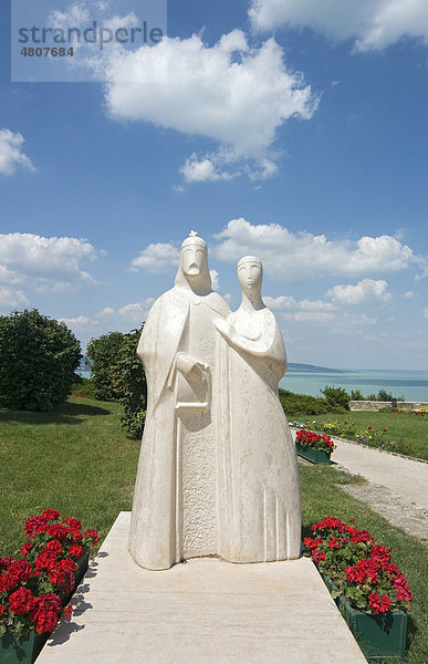 Statue von König Andreas und seiner Gemahlin Anastasia  Tihany  Balaton Region  Ungarn  Europa