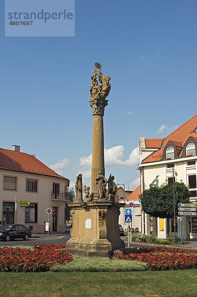 Dreifaltigkeitssäule  Fo tÈr Platz  Keszthely  Ungarn  Europa