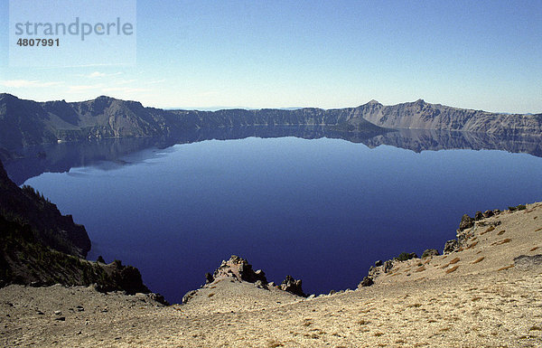 Crater Lake  Oregon  USA