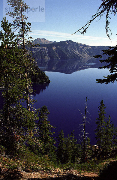 Crater Lake  Oregon  USA