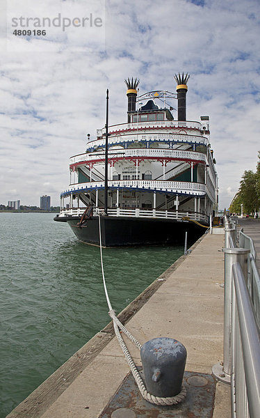 Das Schiff Detroit Princess auf dem Detroit River  Fluss  Detroit  Michigan  USA  Amerika