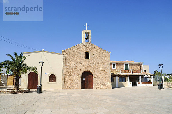 Kirche  Platz  San Fernando  Sant Ferran de ses Roques  Formentera  Pityusen  Balearen  Spanien  Europa