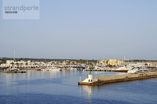 Boote  Schiffe  Hafen  La Savina  Formentera  Pityusen  Balearen  Spanien  Europa