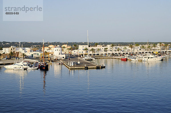 Boote  Schiffe  Hafen  La Savina  Formentera  Pityusen  Balearen  Spanien  Europa