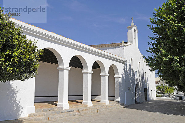 Iglesia de Nuestra Mare de Deu de Jesus Kirche  Jesus  Ibiza  Pityusen  Balearen  Insel  Spanien  Europa