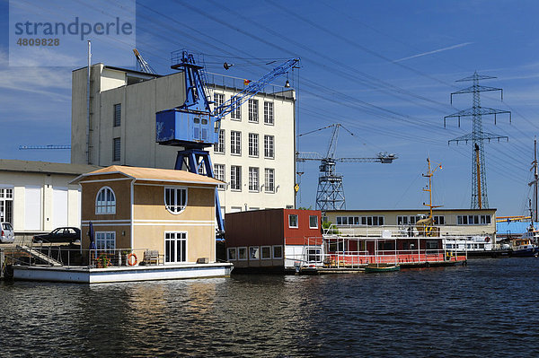Lotsekanal im Harburger Binnenhafen in Hamburg  Deutschland  Europa