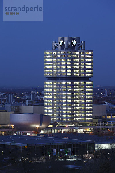 BMW-Vierzylinder  Hauptverwaltung  München  Bayern Deutschland  Europa